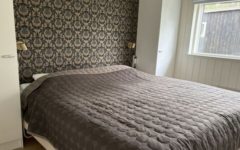 Pirka - 500M from the Sea: Chambre, Sol, Lit, Linge, Drap De Lit, Textile, Sol, Design Intérieur, Literie, Cadre De Lit