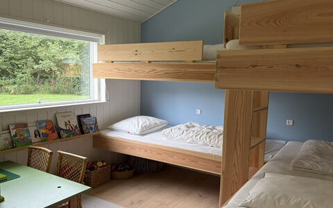 Pirka - 500M from the Sea: Lit Superposé, Bois, Design Intérieur, Chambre, Lit, Meubles, Plafond, Sol, Sol, Cadre De Lit