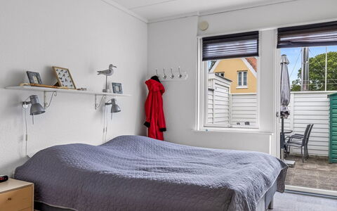 Maureen - 150M from the Sea: Mur, Design Intérieur, Meubles, Chambre, Bois, Plafond, Sol, Sol, Lit, Drap De Lit