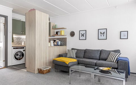 Maureen - 150M from the Sea: Meubles, Design Intérieur, Sol, Sol, Bois, Plafond, Canapé, Pièce, Appartement, Salon