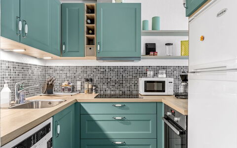 Maureen - 150M from the Sea: Cuisine, Appareil De Cuisine, Comptoir, Cabinetry, Principaux Appliance, Design Intérieur, Meubles, Sol, Électroménager, Cuisinière