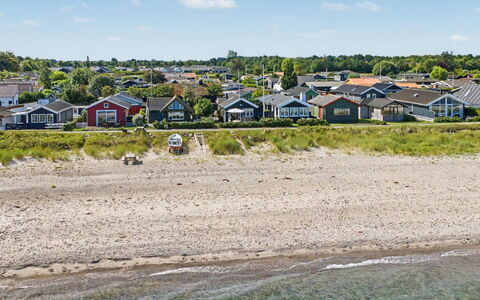 Joachim - 10M from the Sea: Bois, Meubles, Appartement, Pièce, Plafond, Tache De Bois, Chaise, Dur, Vernis, Lumber