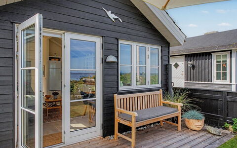 Joachim - 10M from the Sea: Bois, Meubles, Appartement, Pièce, Plafond, Tache De Bois, Chaise, Dur, Vernis, Lumber