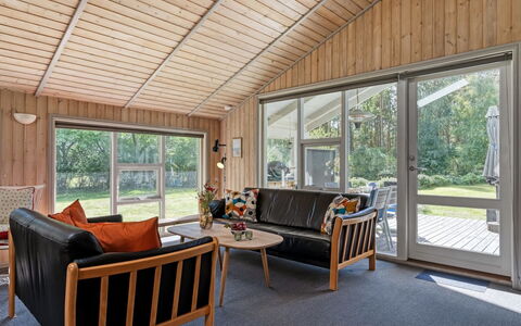 Fritzy - 1.5Km from the Sea: Bois, Plafond, Domicile, Chalet, Porte, Dur, Tache De Bois, Siding, Batiments Jardin, Salon