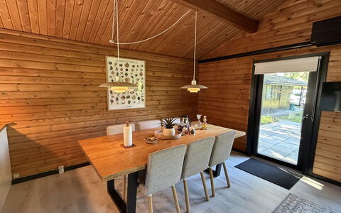 Majvor - from the Sea: Bois, Meubles, Appartement, Pièce, Plafond, Tache De Bois, Chaise, Dur, Vernis, Lumber