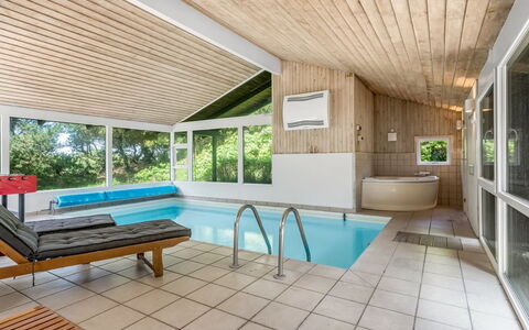 Senija - 100M from the Sea: Bois, Meubles, Appartement, Pièce, Plafond, Tache De Bois, Chaise, Dur, Vernis, Lumber