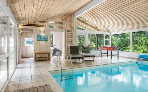Senija - 100M from the Sea: Bois, Meubles, Appartement, Pièce, Plafond, Tache De Bois, Chaise, Dur, Vernis, Lumber