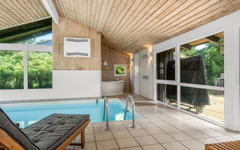 Senija - 100M from the Sea: Bois, Meubles, Appartement, Pièce, Plafond, Tache De Bois, Chaise, Dur, Vernis, Lumber