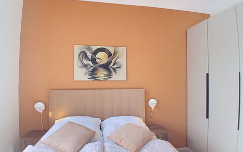 Buky Escape: Meubles, Lit, Mur, Chambre, Design Intérieur, Bois, Drap De Lit, Literie, Pièce, Sol
