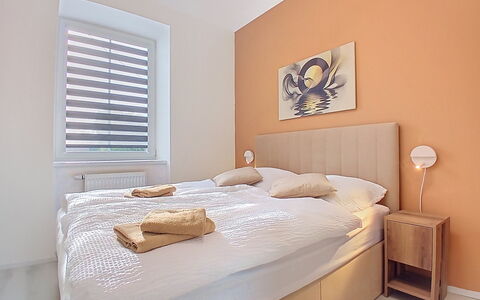 Buky Escape: Lit, Design Intérieur, Mur, Chambre, Meubles, Bois, Sol, Drap De Lit, Plafond, Literie