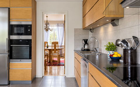 Eketångalyckan: Meubles, Design Intérieur, Sol, Sol, Plafond, Pièce, Chaise, Table, Appartement, Table Cuisine Et Salle A Manger