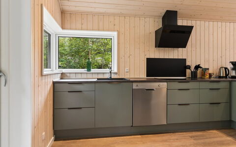 Zelma - 1.5Km from the Sea: Cuisine, Sol, Appareil De Cuisine, Bois, Comptoir, Design Intérieur, Cabinetry, Sol, Meubles, Principaux Appliance