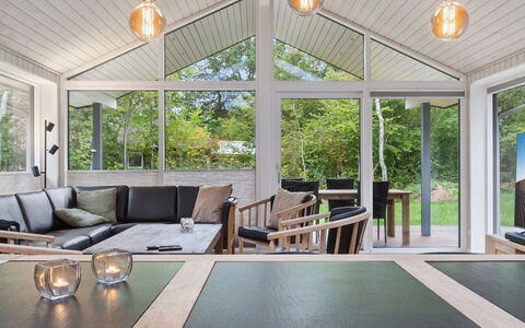 Zelma - 1.5Km from the Sea: Design Intérieur, Bois, Plafond, Sol, Meubles, Sol, Canapé, Salon, Parquet, Domicile