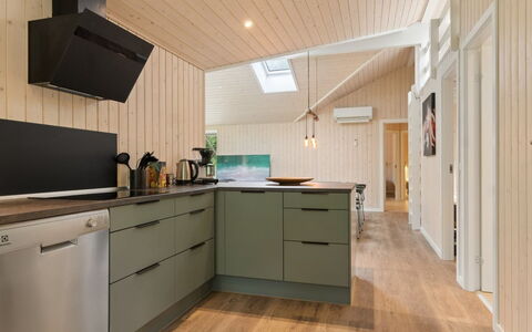 Zelma - 1.5Km from the Sea: Sol, Comptoir, Design Intérieur, Cuisine, Meubles, Bois, Cabinetry, Sol, Plafond, Parquet