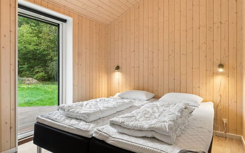 Zelma - 1.5Km from the Sea: Bois, Chambre, Plafond, Lit, Dur, Cadre De Lit, Literie, Tache De Bois, Drap De Lit, Planche