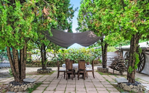 Villa Chiara e Chloe: Ombre, Meubles, Jardin, Printemps, Chaise, Mobilier De Jardin, Arrière-Cour, Cour, Structure En Plein Air