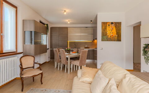 Al Roccolo: Meubles, Design Intérieur, Sol, Sol, Bois, Plafond, Pièce, Canapé, Éclairage, Salon