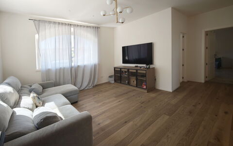Tenuta Marino - Villa Privata Vista Vigneti con Pi: Meubles, Parquet, Design Intérieur, Sol, Sol, Mur, Revêtement De Sol Stratifié, Bois, Salon, Canapé