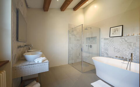 Tenuta Marino - Villa Privata Vista Vigneti con Pi: Mur, Sol, Design Intérieur, Sol, Plafond, Salle De Bains, Luminaire Plomberie, Éclairage, Domicile, Plomberie