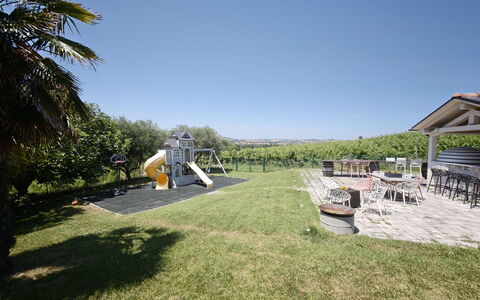 Tenuta Marino - Villa Privata Vista Vigneti con Pi: Ciel, Paysage, Lot Terre, Ombre, Biens, Pelouse, Jardin, Hacienda, Cour, Aménagement Paysager