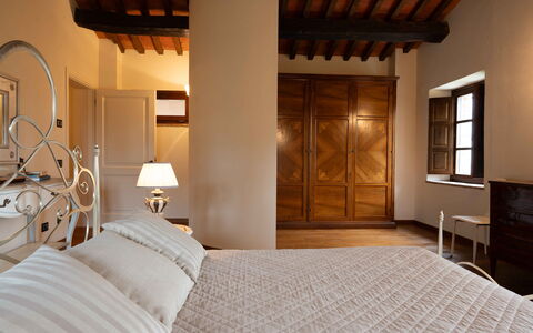Tenuta di Mezzo: Meubles, Design Intérieur, Lit, Chambre, Sol, Bois, Sol, Plafond, Literie, Drap De Lit