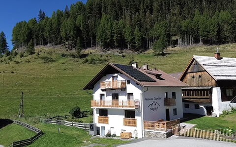 Dösentaler Bergidyll: Maison, Chalet, Domicile, Zone Rurale, Établissements Humains, Village, Pente, Ferme, Village De Montagne, Balcon