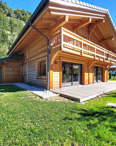 L'Aigle Blanc: Bois, Toit, Chalet, Cabane En Rondins, Biens, Faisceau, Lumber, Porche, Conception, Dur