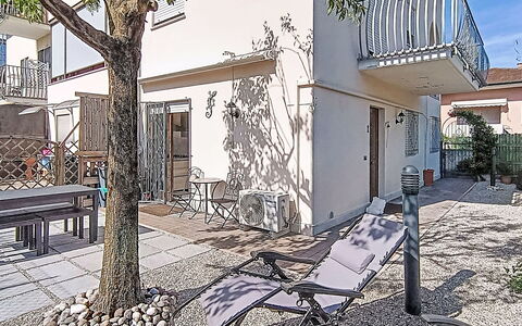 La Rosa: Herbe, Architecture, Domicile, Maison, Lot Terre, Chalet, Biens, Ferme, Cour, Pelouse