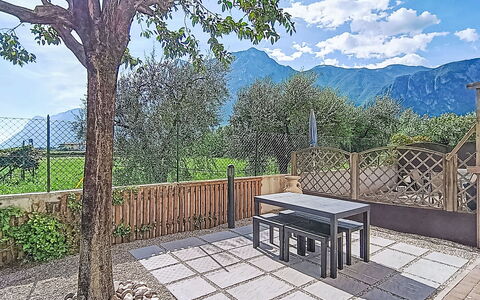 La Rosa: Herbe, Architecture, Domicile, Maison, Lot Terre, Chalet, Biens, Ferme, Cour, Pelouse