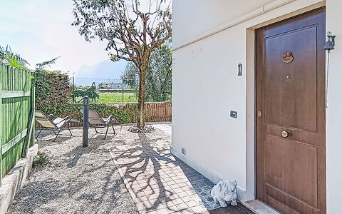 La Rosa: Herbe, Architecture, Domicile, Maison, Lot Terre, Chalet, Biens, Ferme, Cour, Pelouse