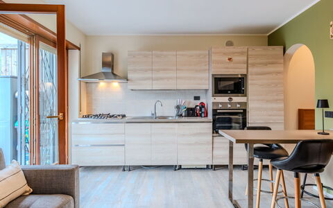 La Rosa: Meubles, Design Intérieur, Sol, Cuisine, Comptoir, Sol, Appareil De Cuisine, Bois, Cabinetry, Chaise