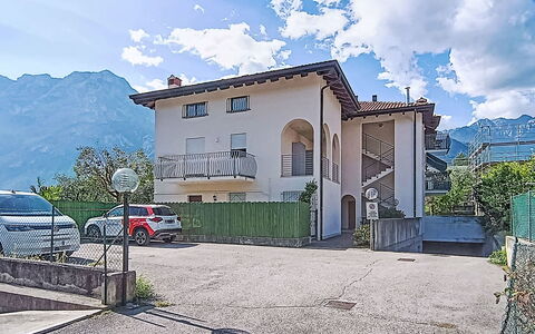 La Rosa: Herbe, Architecture, Domicile, Maison, Lot Terre, Chalet, Biens, Ferme, Cour, Pelouse