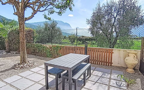 La Rosa: Herbe, Architecture, Domicile, Maison, Lot Terre, Chalet, Biens, Ferme, Cour, Pelouse