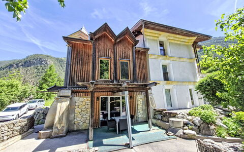 Sandra: Chaîne De Montagnes, Village De Montagne