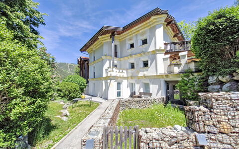 Sandra: Balcon, Villa, Manoir, Village De Montagne