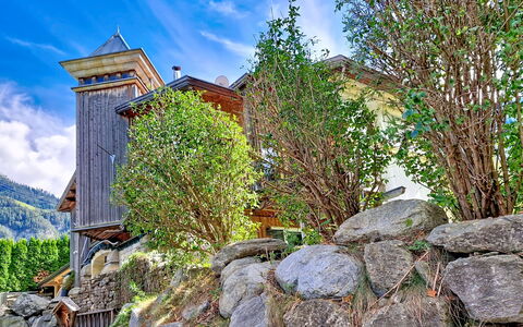Sandra: Chalet, Mur De Pierre, Aménagement Paysager, Village De Montagne