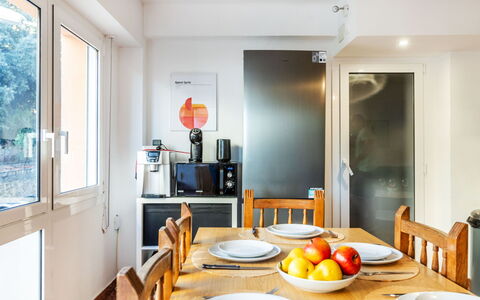 Popa: Meubles, Design Intérieur, Bois, Sol, Plafond, Principaux Appliance, Sol, Pièce, Cuisine, Appareil De Cuisine