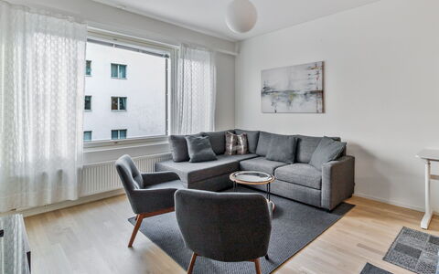 Levihonka 13: Meubles, Design Intérieur, Canapé, Sol, Sol, Salon, Bois, Plafond, Pièce, Domicile