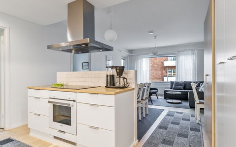 Levihonka 13: Cuisine, Meubles, Comptoir, Design Intérieur, Sol, Cabinetry, Appareil De Cuisine, Principaux Appliance, Bois, Sol