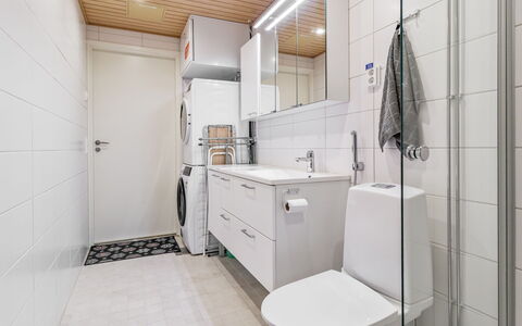 Levihonka 13: Sol, Sol, Luminaire Plomberie, Design Intérieur, Toilette, Évier, Siège De Toilette, Armoire De Toilette, Salle De Bains, Plomberie