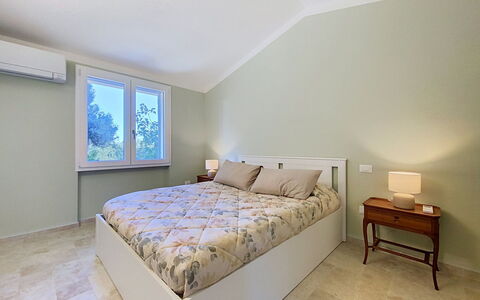 Linaglia: Lit, Chambre, Design Intérieur, Literie, Meubles, Drap De Lit, Sol, Plafond, Bois, Sol