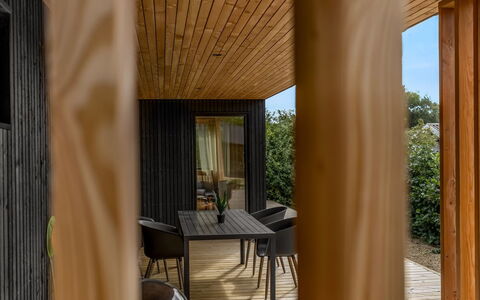Munibert - 100M from the Sea: Bois, Dur, Tache De Bois, Planche, Contre-Plaqué, Parquet, Matériau Naturel, Lumber, Ombre, Plate-Forme