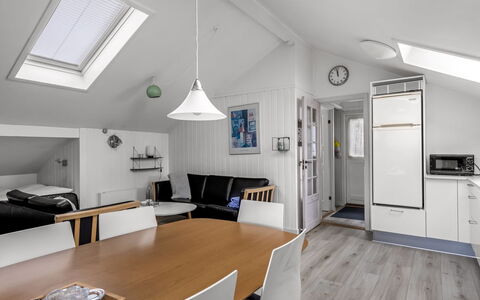 Dior - 800M from the Sea: Sol, Design Intérieur, Plafond, Bois, Meubles, Sol, Cuisine, Pièce, Appartement, Parquet
