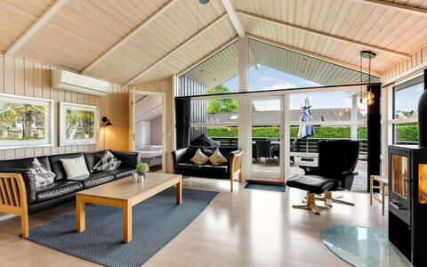 Tobias - 30Km from the Sea: Bois, Design Intérieur, Canapé, Meubles, Plafond, Sol, Salon, Sol, Parquet, Domicile