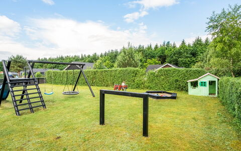 Tobias - 30Km from the Sea: Herbe, Jardin, Lot Terre, Pelouse, Ombre, Aménagement Paysager, Arrière-Cour, Loisir, Parc, Cour