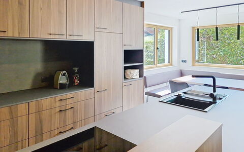 Das Maridl: Comptoir, Design Intérieur, Sol, Cuisine, Meubles, Bois, Cabinetry, Sol, Appareil De Cuisine, Plafond