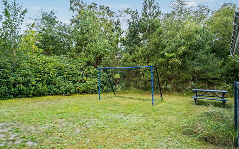Karelia - 900M from the Sea: Bleu, Arbuste, Jardin, Pelouse, Ombre, Aménagement Paysager, Parc, Cour, Arrière-Cour