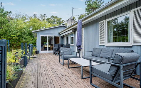 Karelia - 900M from the Sea: Bois, Plate-Forme, Dur, Porche, Composite, Planche, Parquet, Ombre, Tache De Bois, Siding