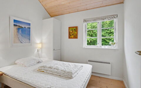 Gunda - 150M from the Sea: Design Intérieur, Bois, Lit, Chambre, Sol, Sol, Plafond, Meubles, Domicile, Cadre De Lit