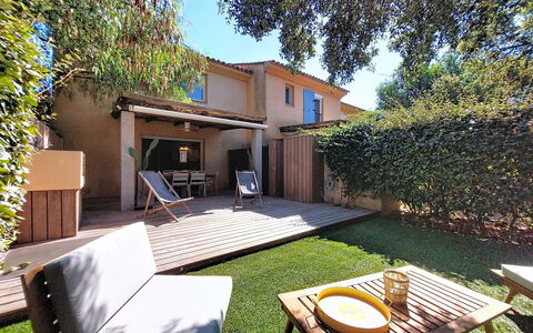 Casa San Ciprianu: Zone Résidentielle, Domicile, Maison, Jardin, Arrière-Cour, Ombre, Cour, Biens, Hacienda, Aménagement Paysager